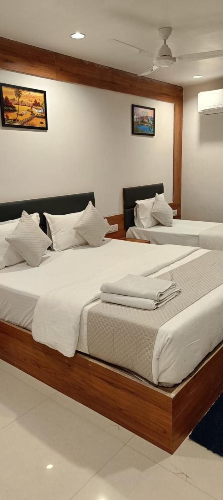 Hotel Royal Relax กันตินาการ์ ภายนอก รูปภาพ